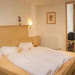 Zum Hirschen Hotel